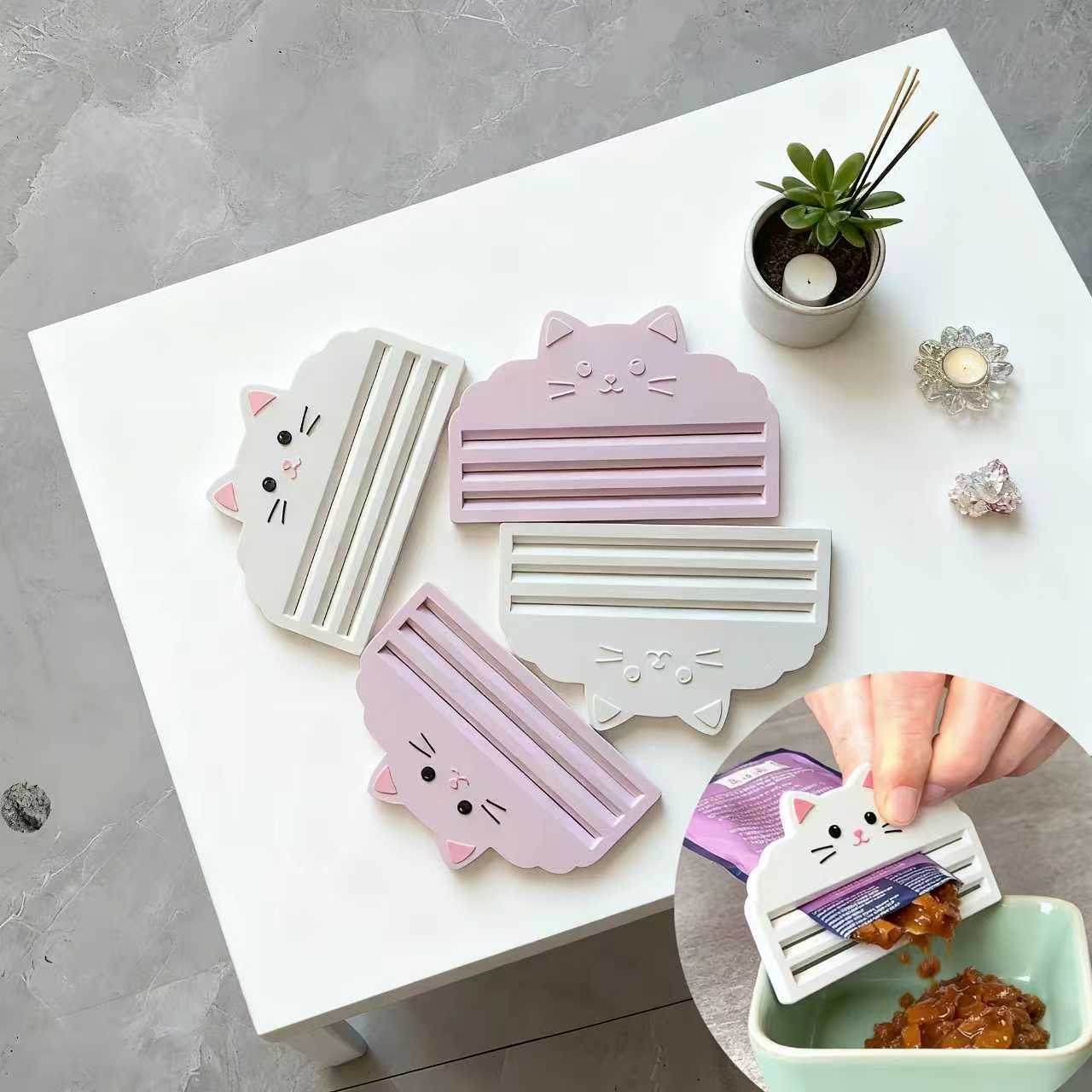 Poudre de nourriture pour chat portable à la maison