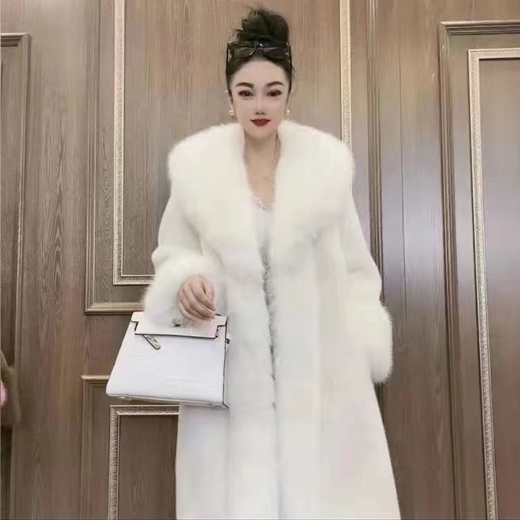 Surdimensionné Mink Fur Coat avec Faux Fox Fur Collar