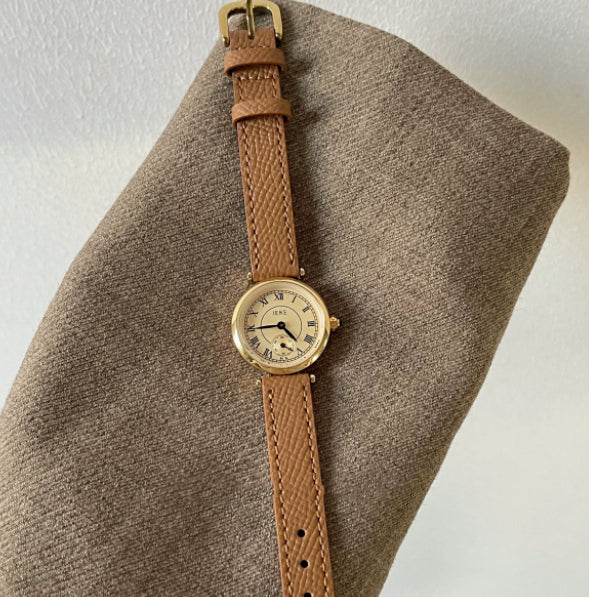 Montre à chaîne élégante de style vintage avec un design mode et Niche