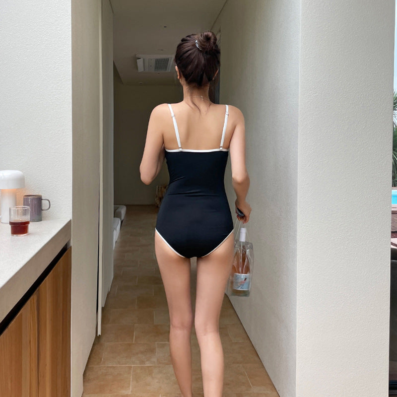 Une seule pièce pour femme Natation Suit Mode simple Petite poitrine Sexy Backless