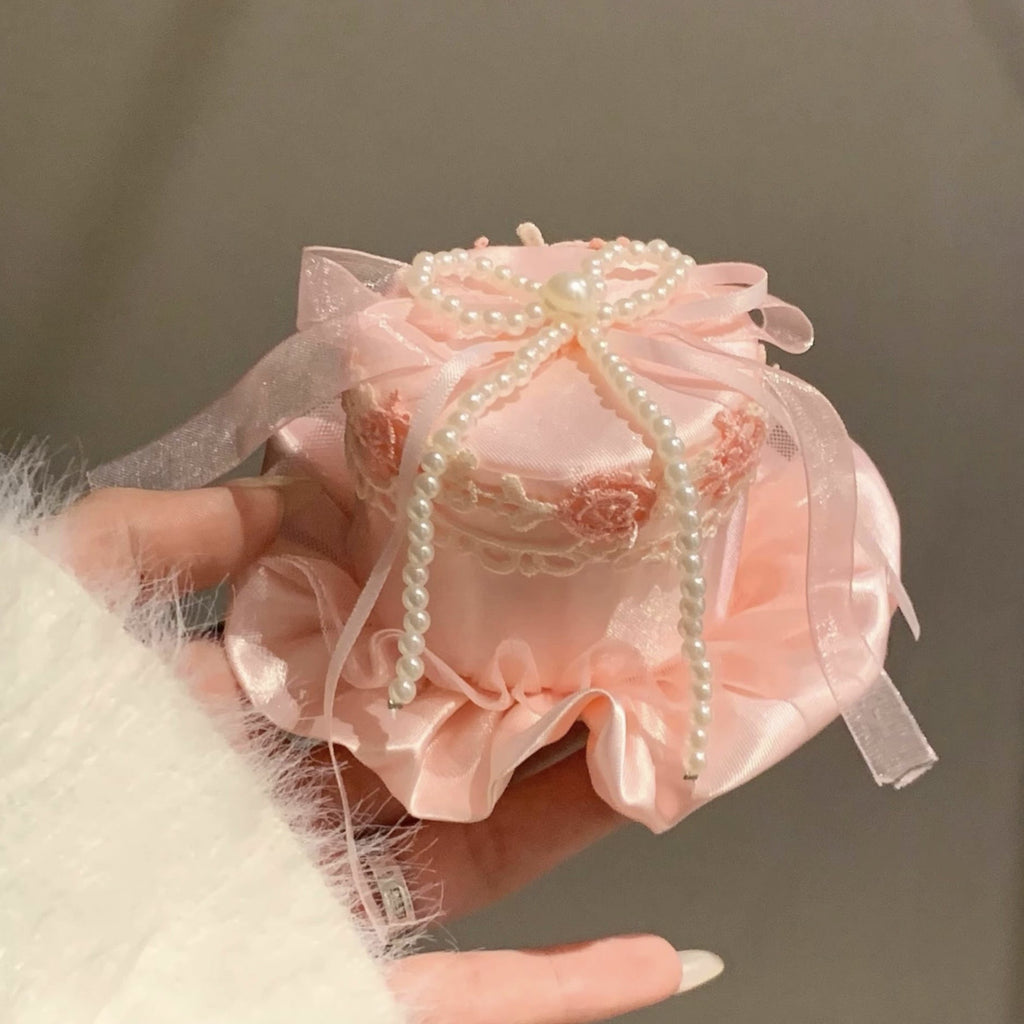 Cerise Cake Style Dentelle Coiffure