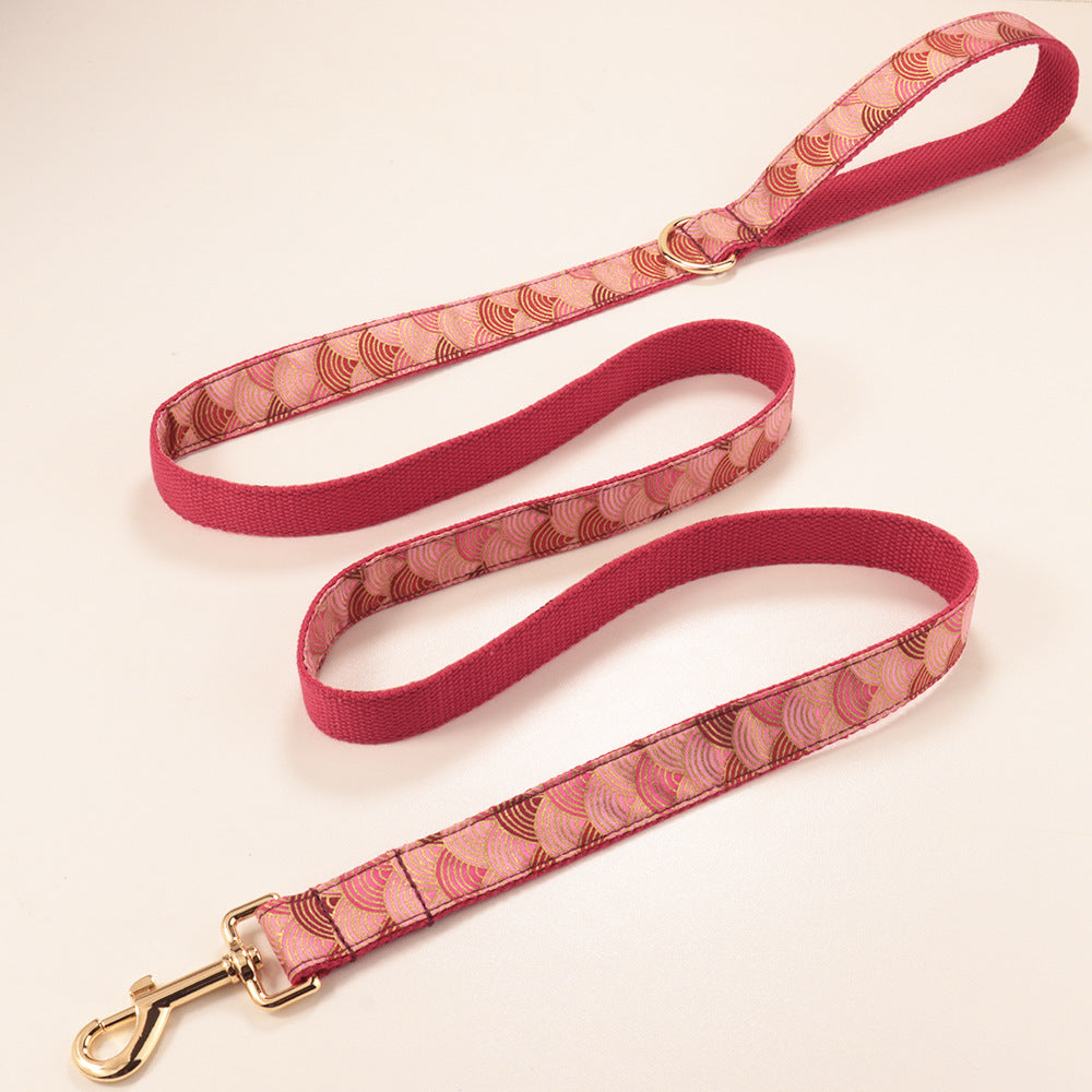 Corde de collier rouge-cloud à vent doux