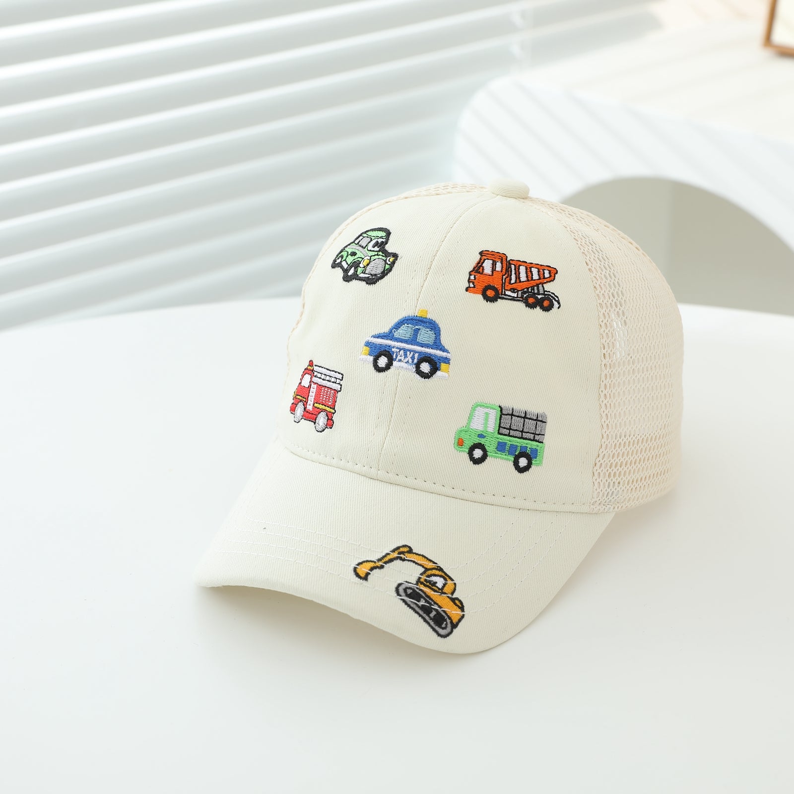 Style pour enfants Brodé modèle mixte Petite voiture avec semi-net respirant Brimmed Withou