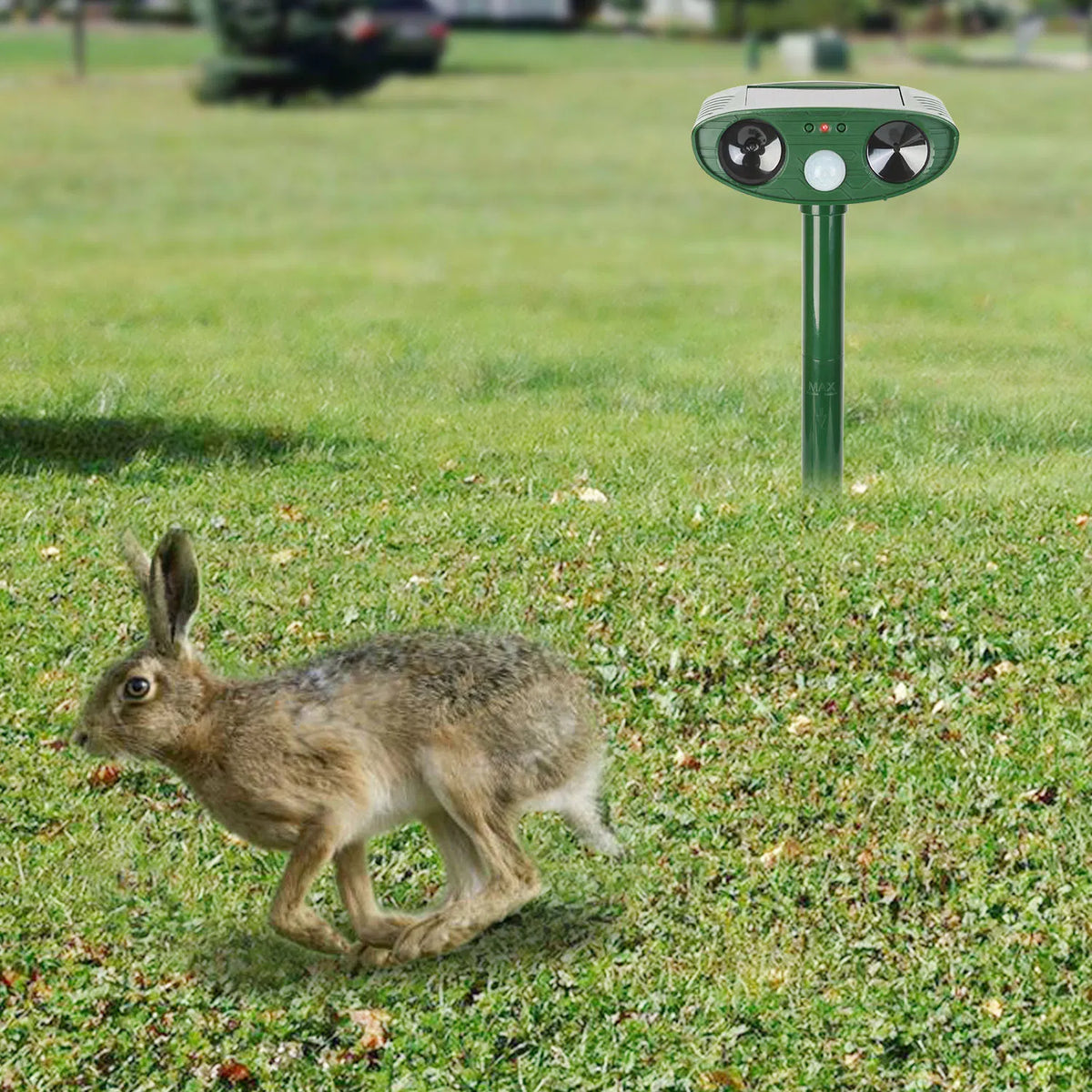 Solaire Ultrasonic Animal Repeller PIR Motion Sensor Animal Repellent Chaser IPX4 Waterproof