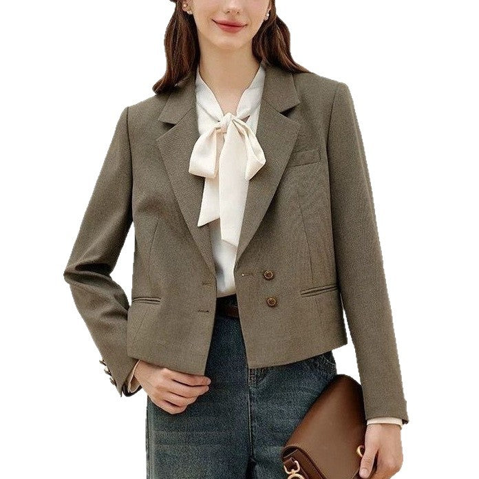 Combinaison élégante avec un design minimaliste chic
