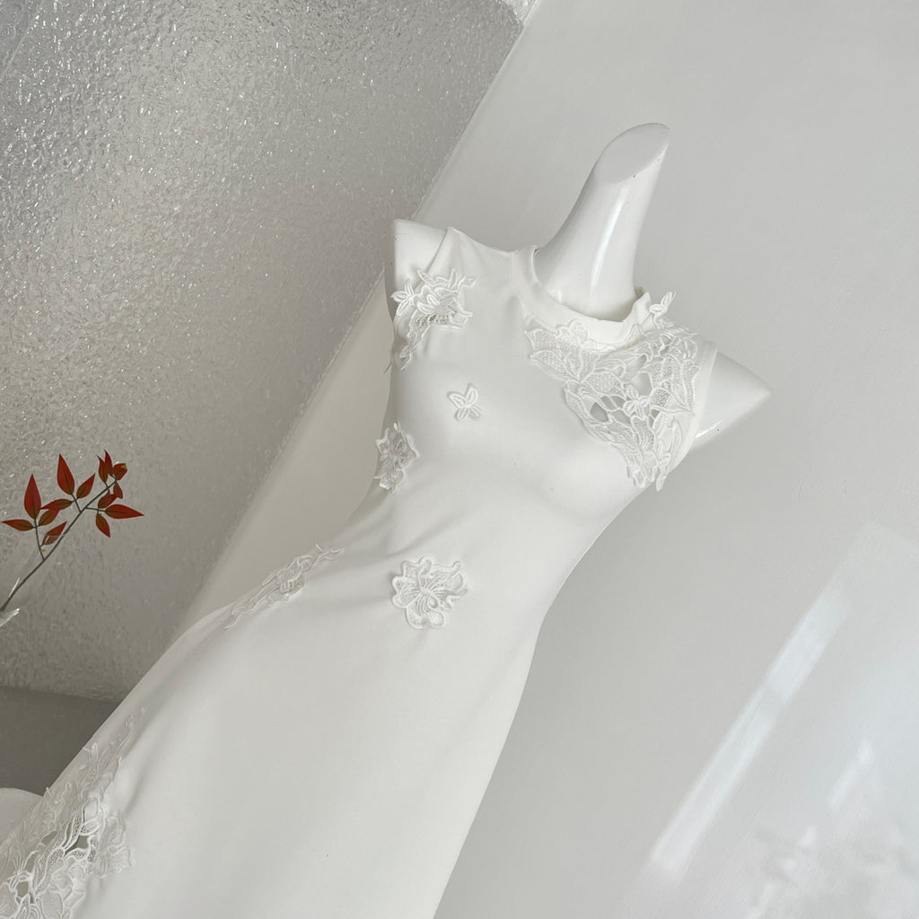 Dentelle blanche Openwork Design Robe sans manches