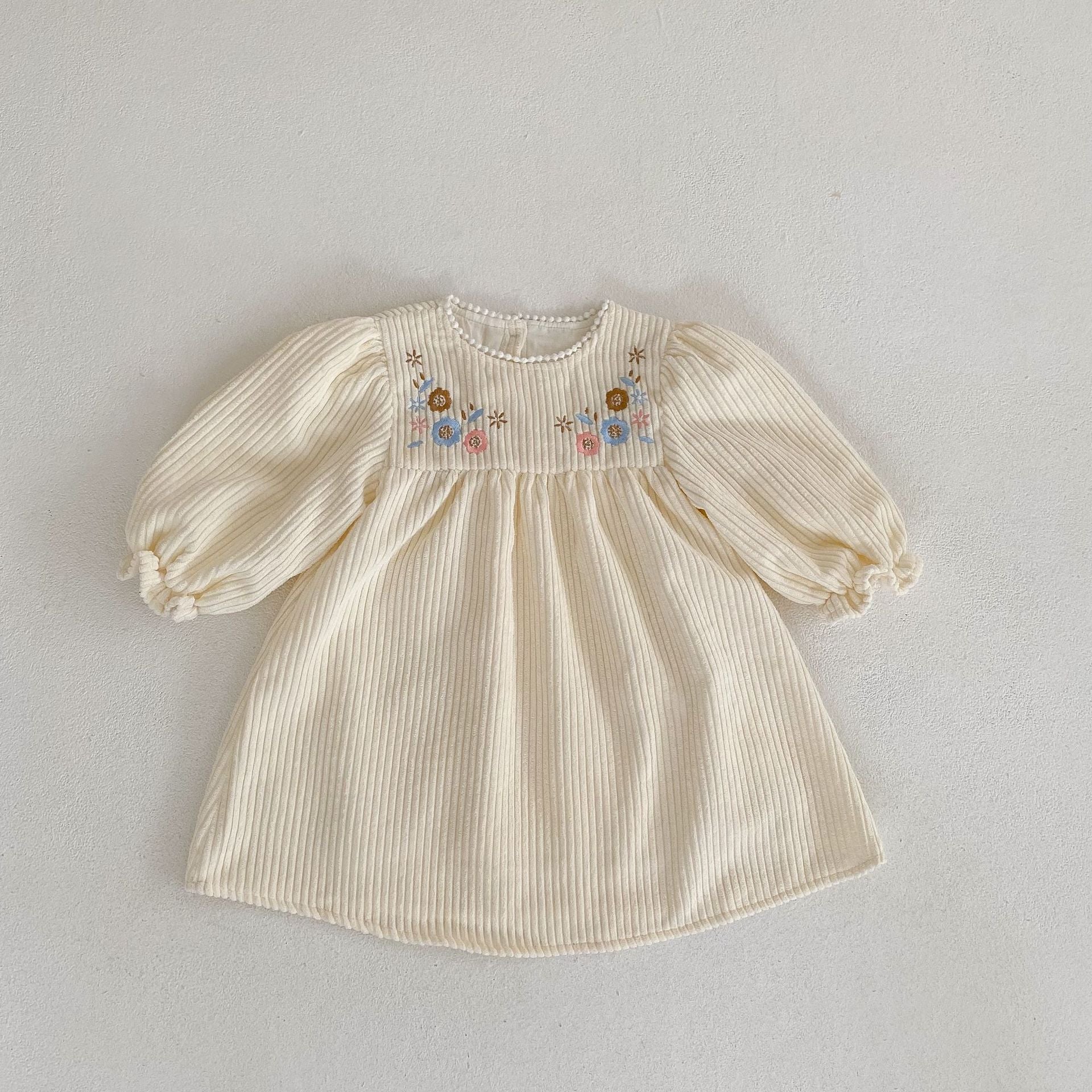 Robe brodée en dentelle à manches de bulles pour filles
