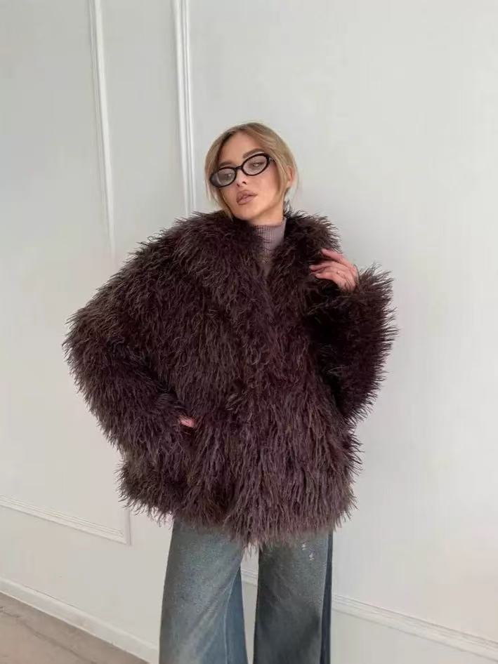 Sophistiqué élégant et versatile manteau de faux-fur en cisaillement avec un grand lapel