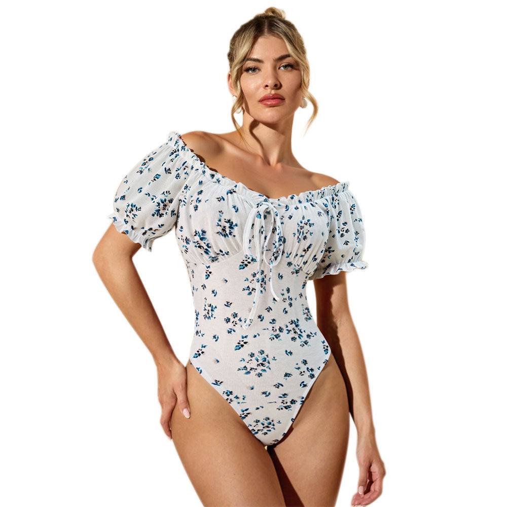 Costume d'été à manches longues avec cou carré