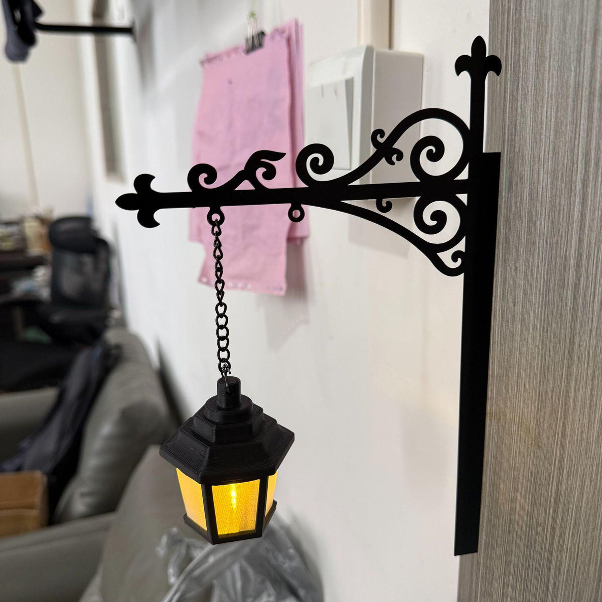Retro library lights are multifunctional and warm