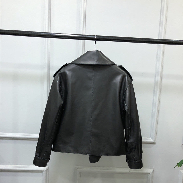 Veste courte en cuir pour femmes