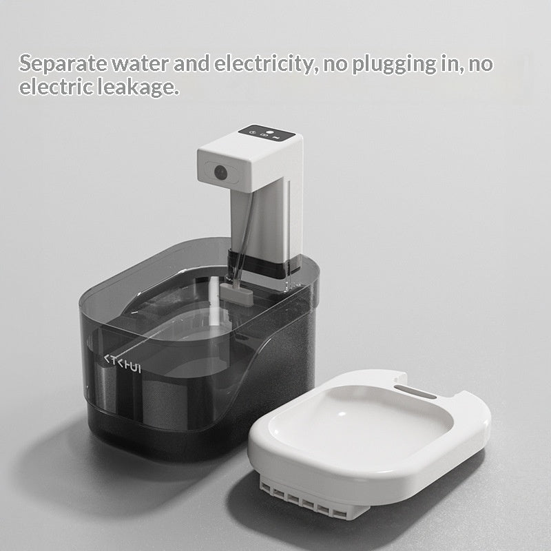 Fontaine d'eau de chat avec l'eau intelligente de détection de mouvement et la filtration silencieuse