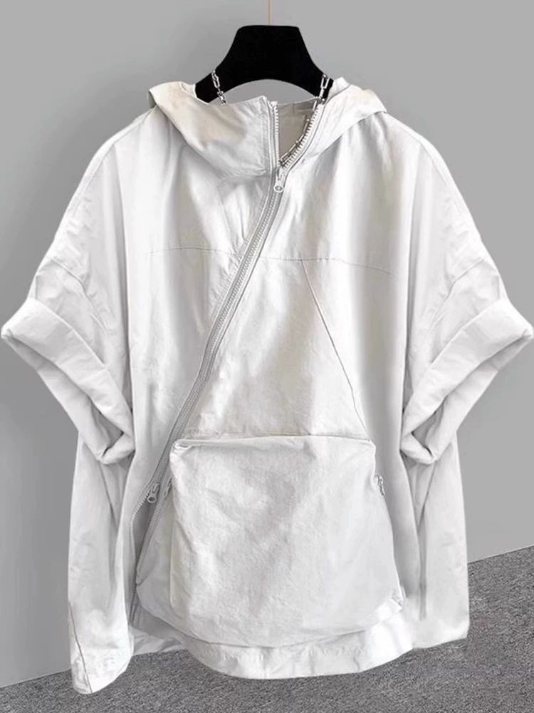 T-shirt à manches courtes à capuche design pour homme
