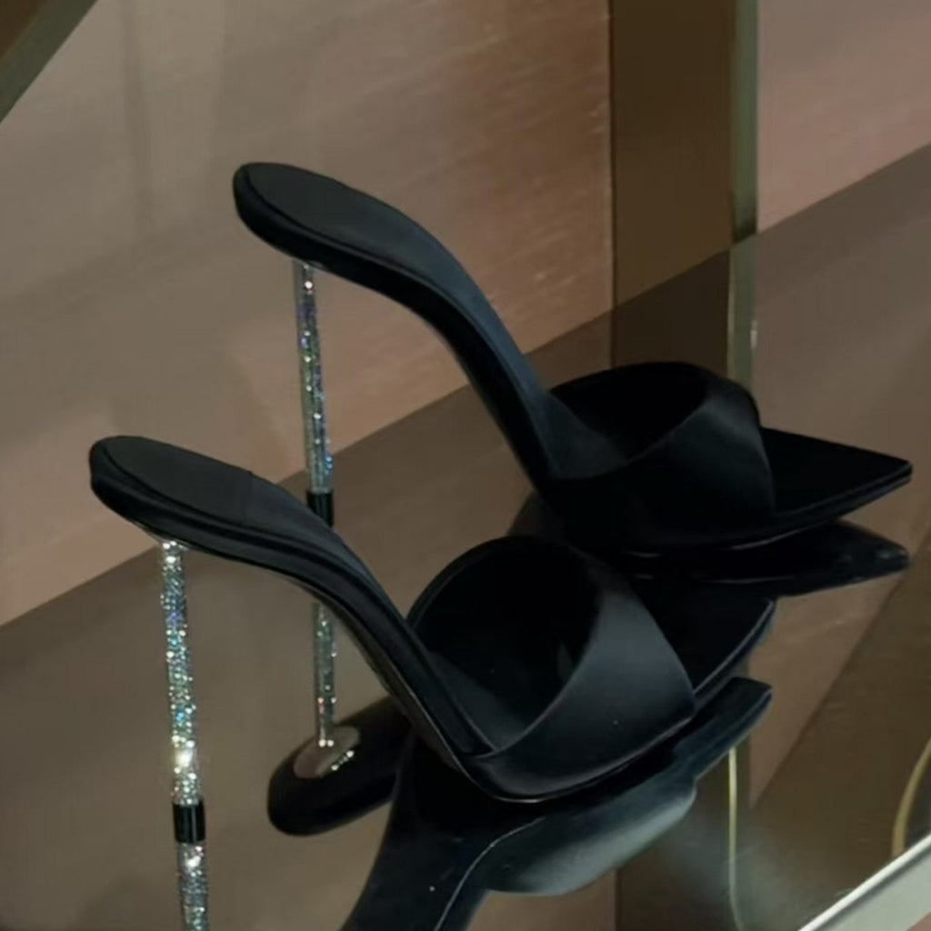 Sandales pointues au talon de Stiletto sexy