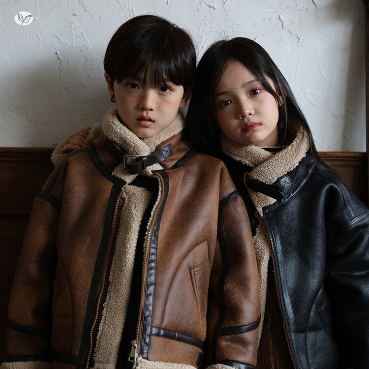 Manteau doublé de suède avec fourrure intégrée pour une chaleur et une épaisseur supplémentaires