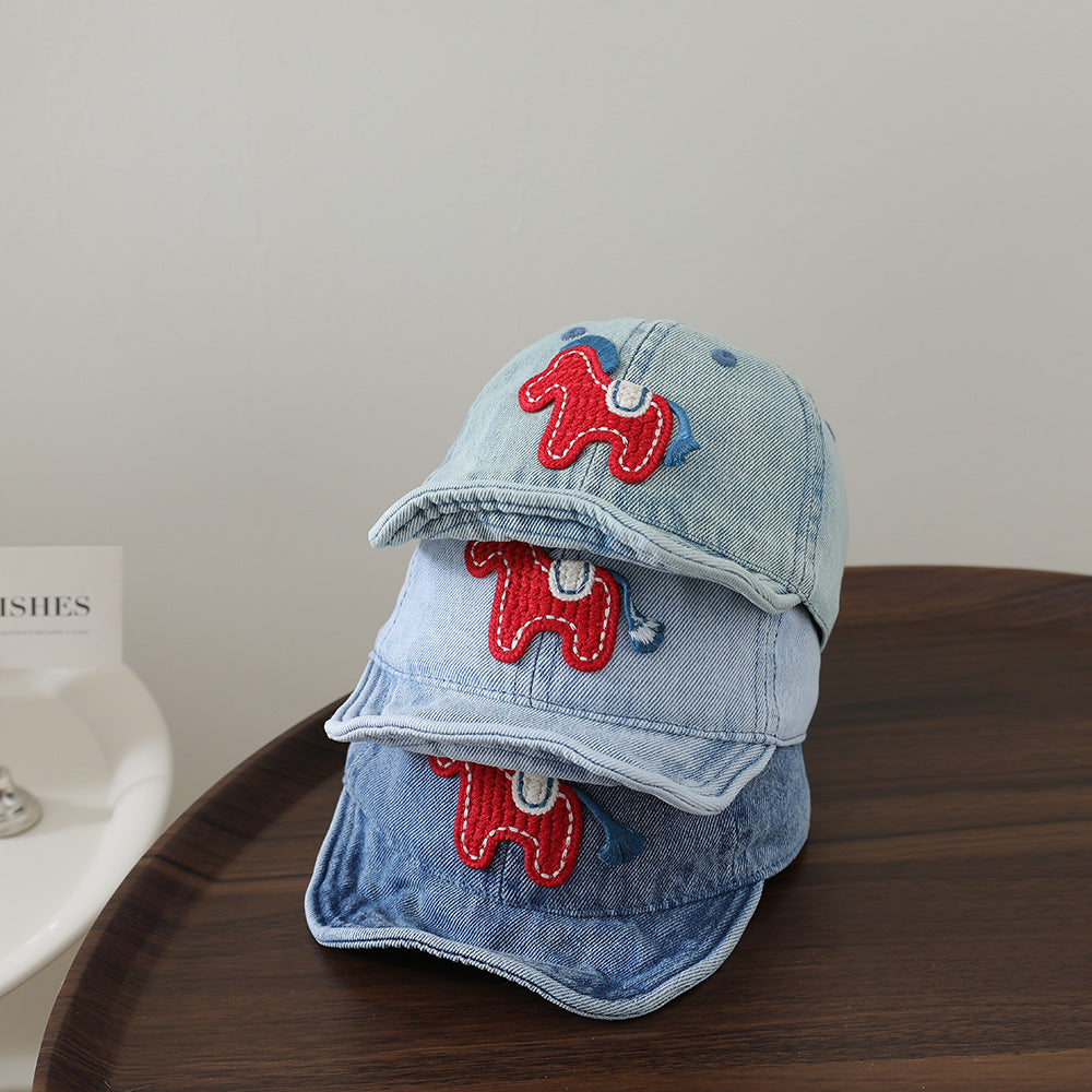 Chapeau de canard denim lavé à l'eau pour nourrissons avec cheval rouge brodé trois dimensions mignon A
