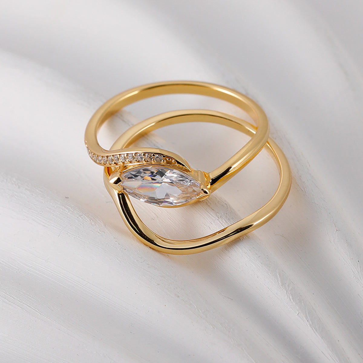 S925 Argent plaqué or 5x10mm Marquise Moissanite Anneau Wave Interlocking Design D Couleur V