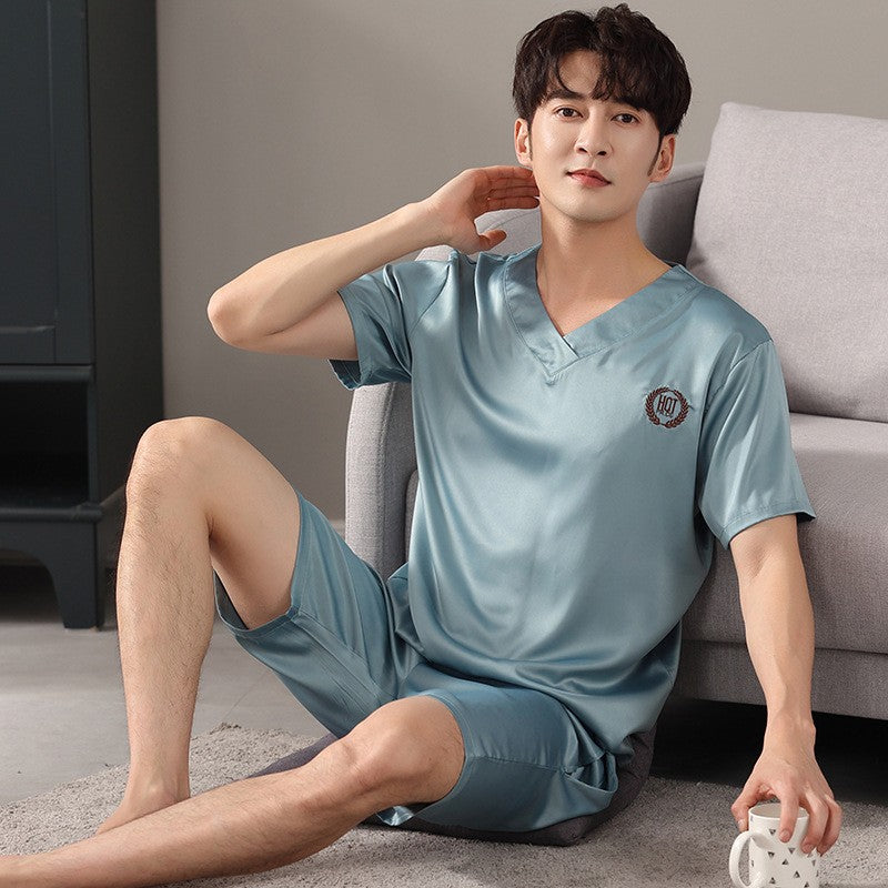 Short-sleeved pyjama shirt and shorts