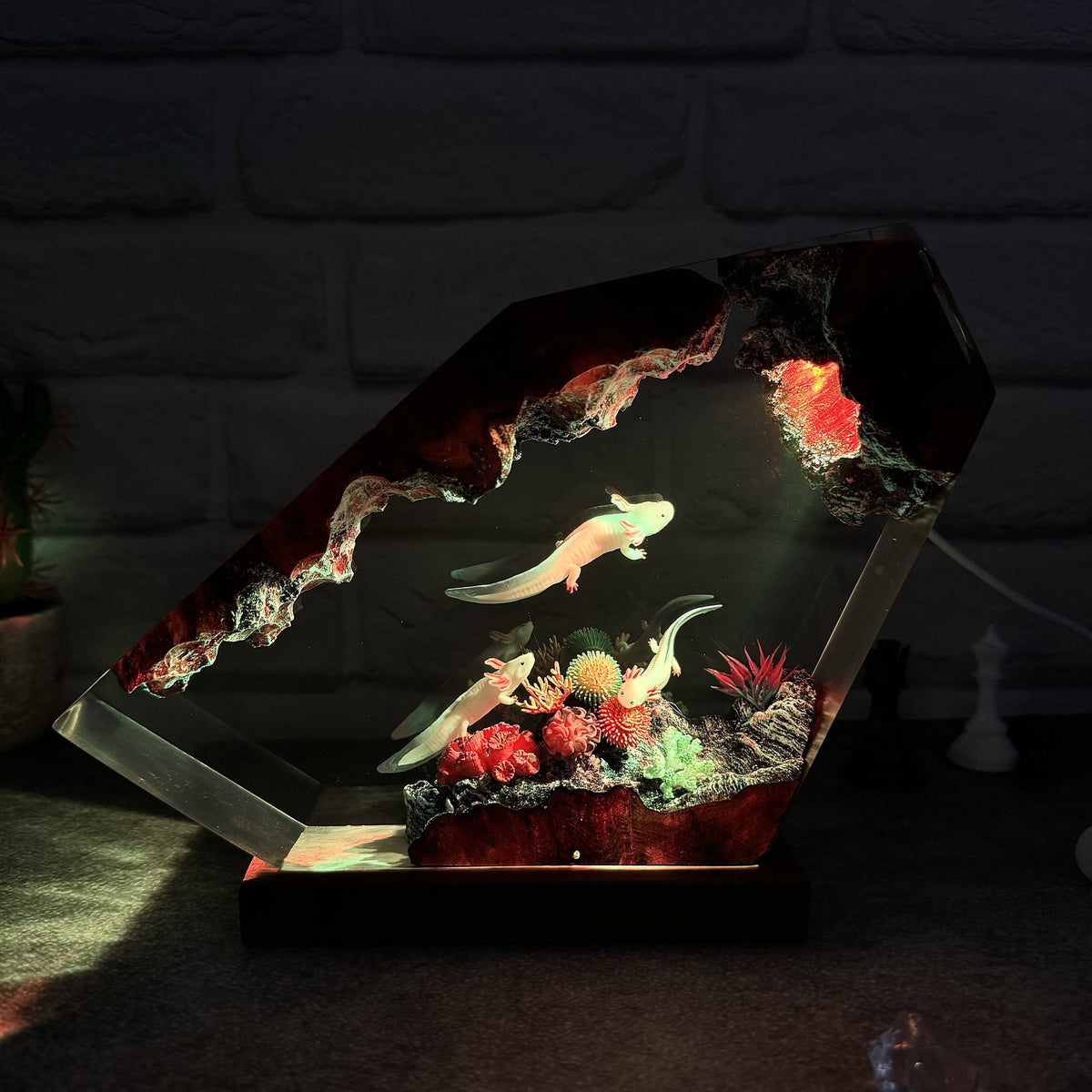 Lampe d'art en résine de forme Salamandre - Lampe de table créative artisanale pour table de nuit de décoration maison