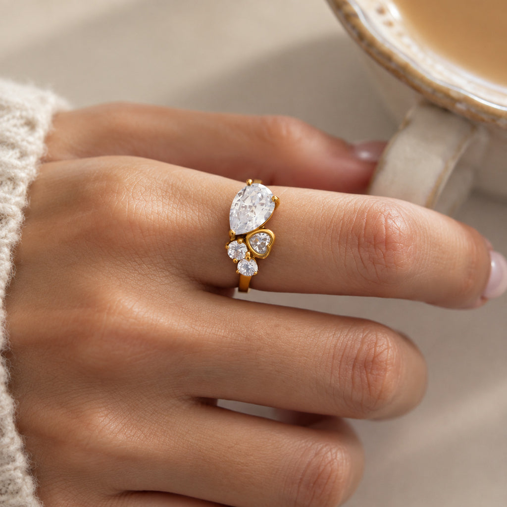 Anneau en acier inoxydable pour femmes avec zircon en forme de coeur