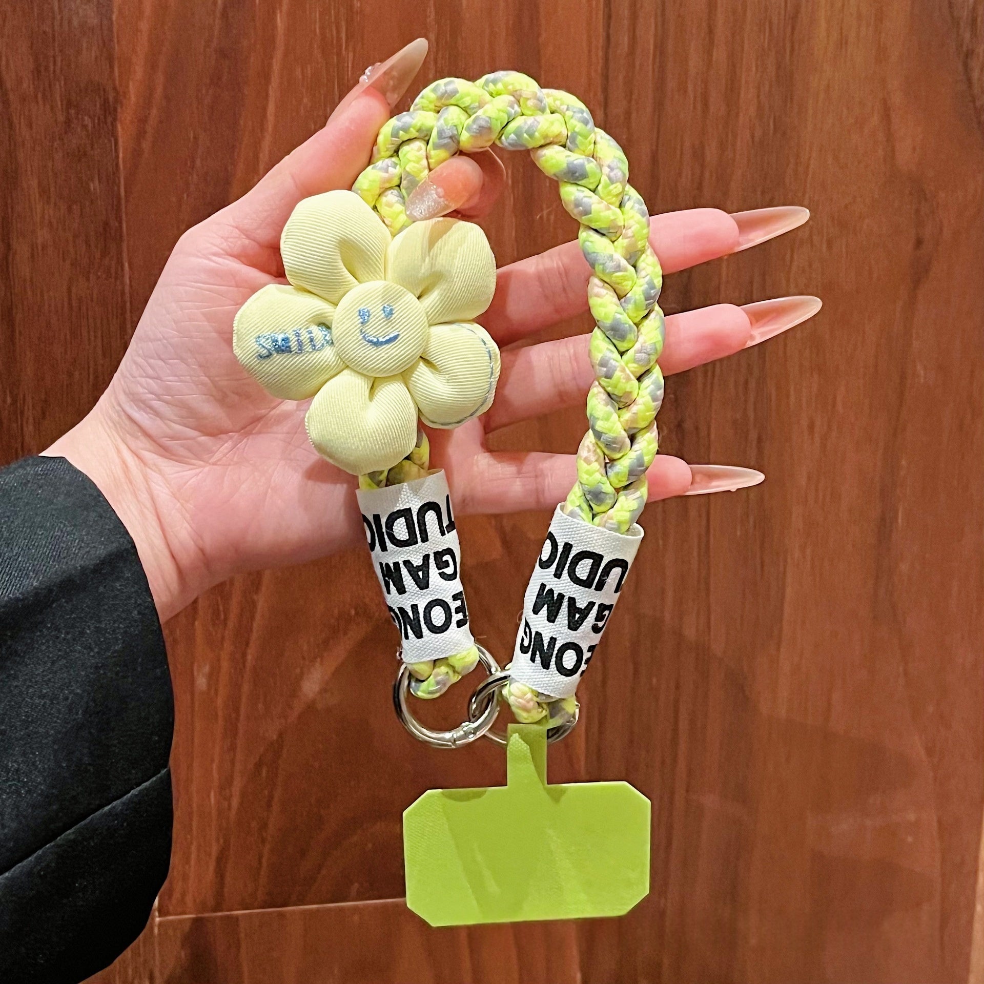 Coffret de téléphone en forme de chanvre court Lanyard avec boutons Bracelet de téléphone anti-perte