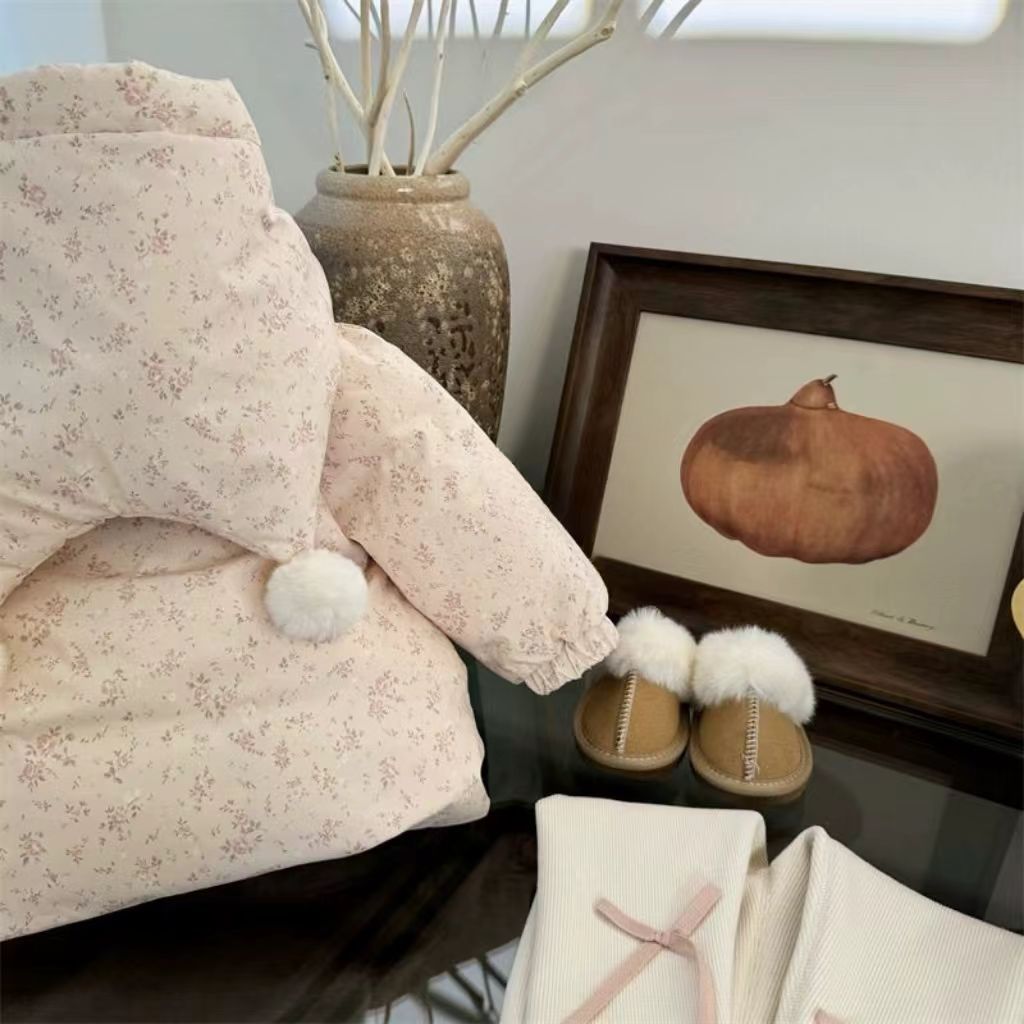 Manteau de coton à l'empreinte florale avec un arc pour les bébés filles qui gardent sa chaleur