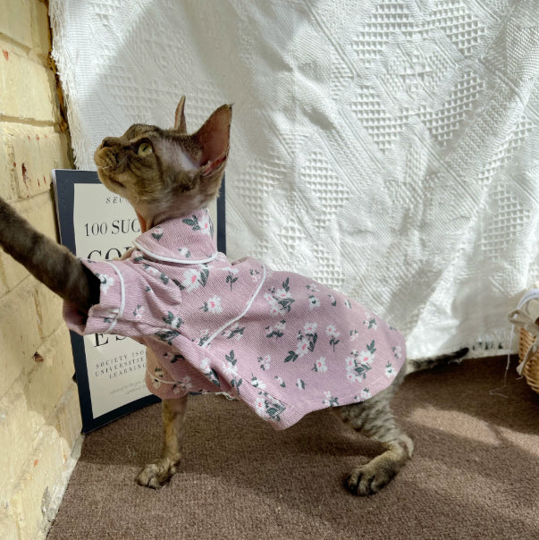 Sphynx Chat Lilac Floral Pajamas d'été avec boutons Snap pour chats sans cheveux Devon Rex
