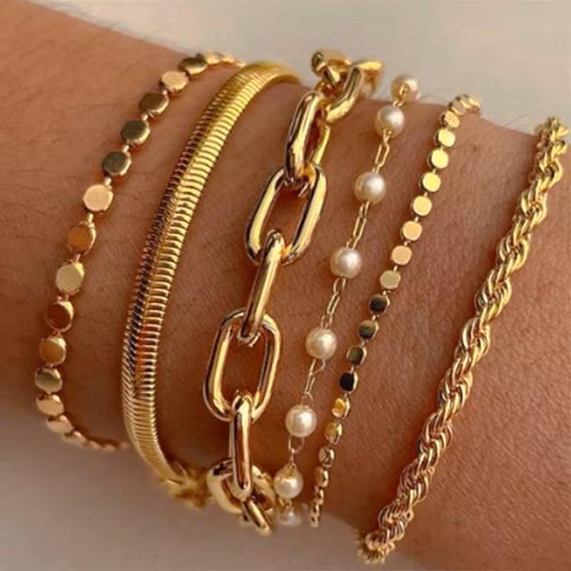 Ensemble de bracelets pour femmes de base en alliage européen et américain