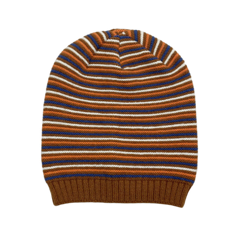 Chapeau de woolen à mailles rayées