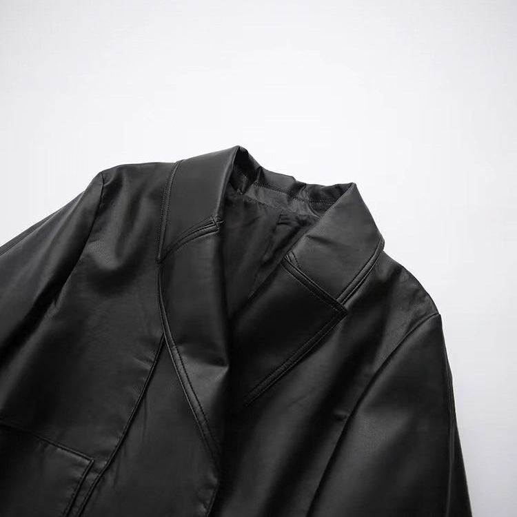 Manteau court en cuir souple pour femmes