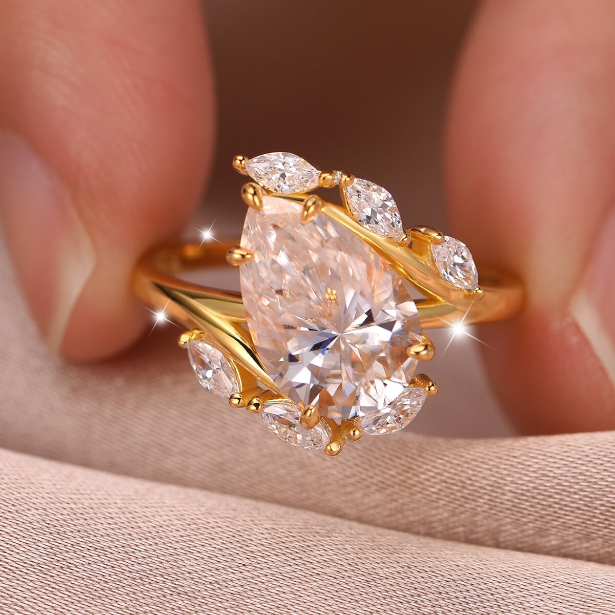 S925 Argent plaqué or 8x12mm Boucle de poire Moissanite Anneau Marquis Accents D Couleur VVS1 US S