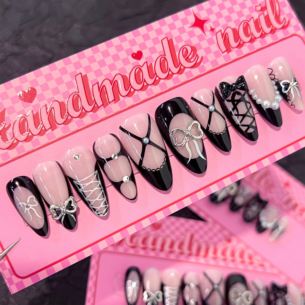 Perceuse à ongles noire française Bow tridimensionnelle