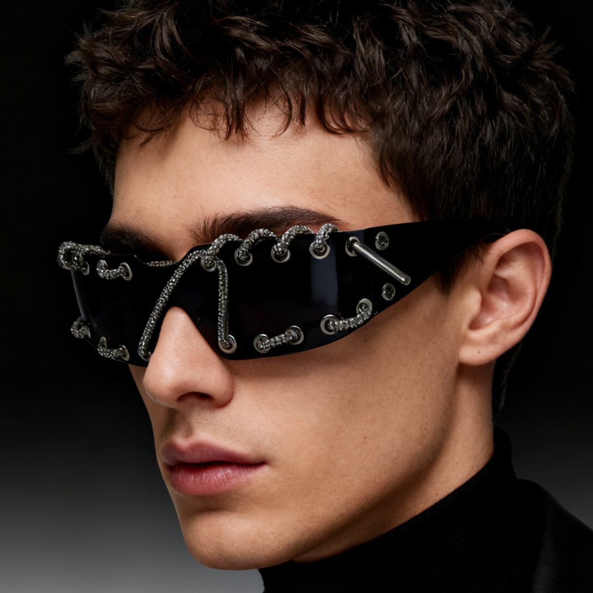 Lunettes de soleil avec rivets à anneaux en métal