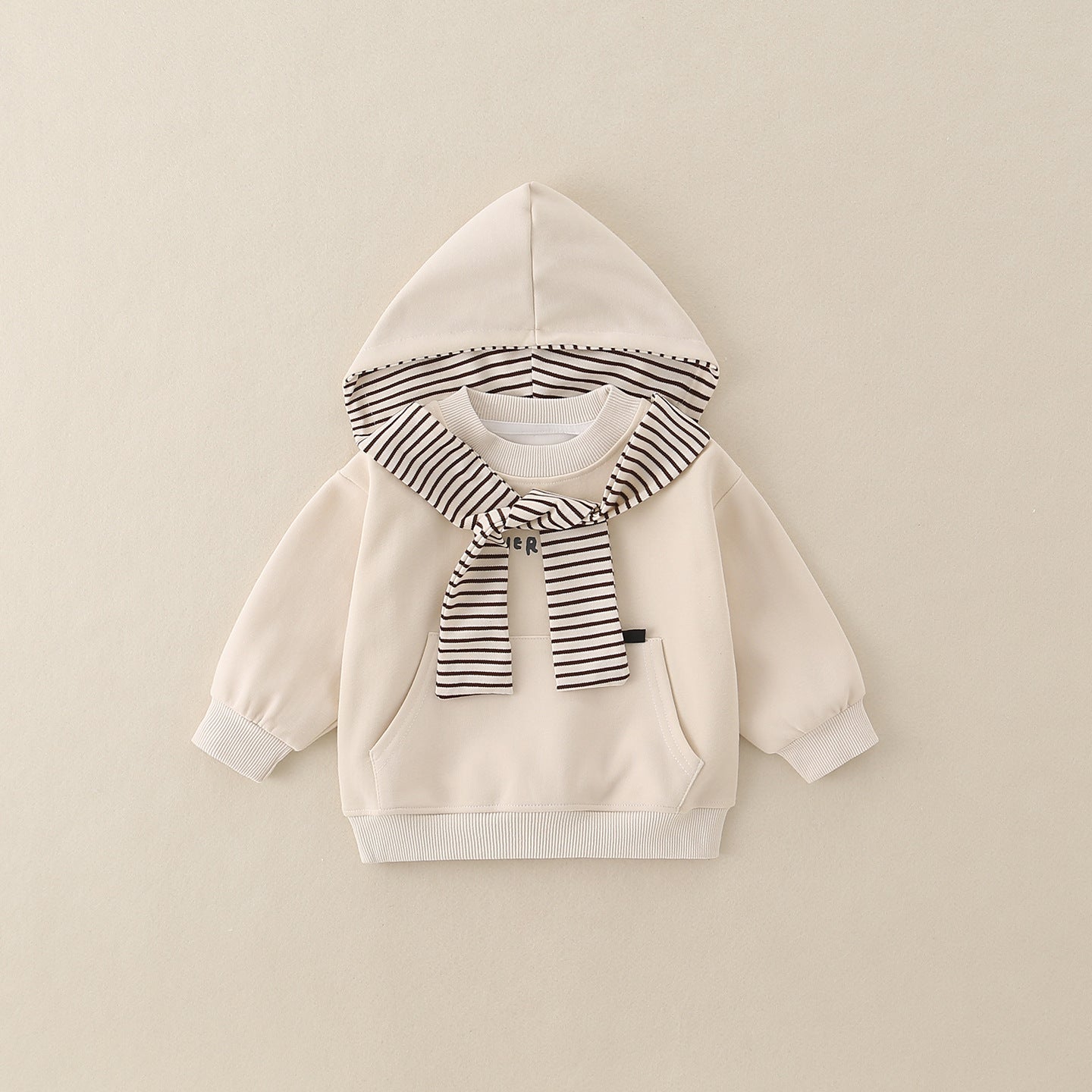 Ensemble d'aménagements élégants de printemps pour enfants
