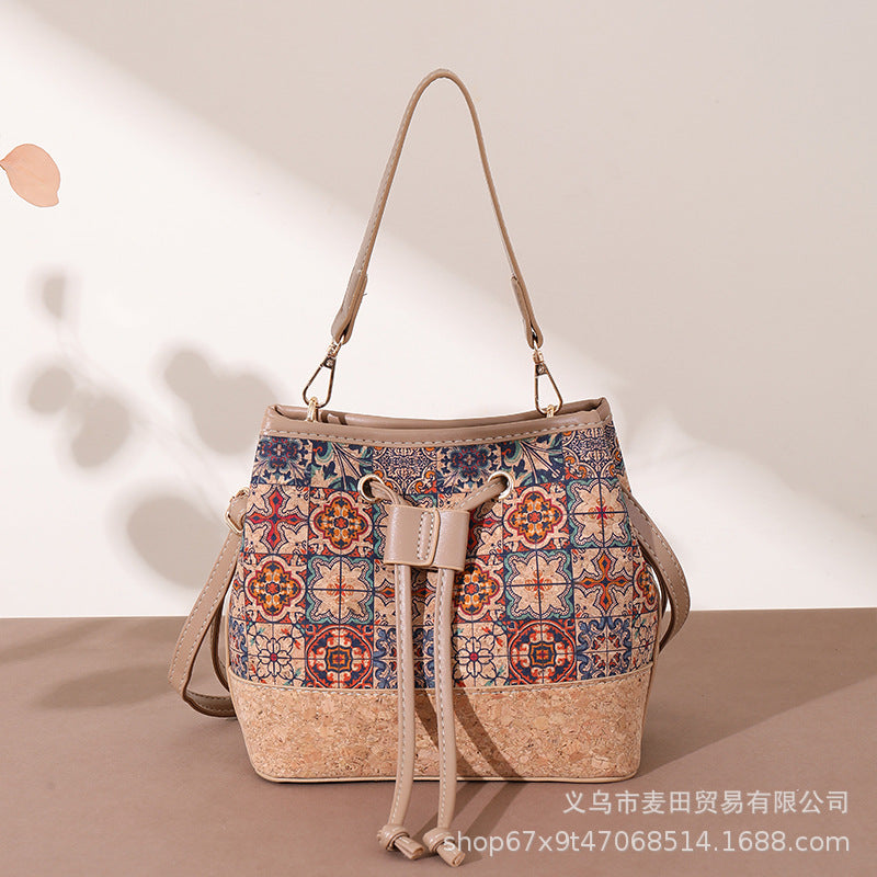 Vieux sac de rangement imprimé de grande capacité pour femmes avec extérieur en bois et en bois
