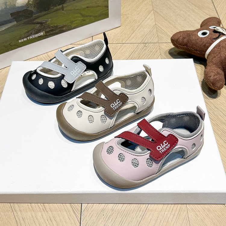 Breathable boarding shoes