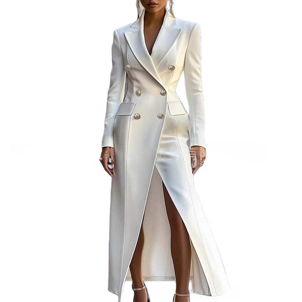Élégante robe longue blanche de style commuter avec une ceinture sans gaine et exsudante B