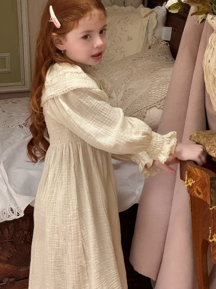 Robe longue en col en dentelle pour enfants