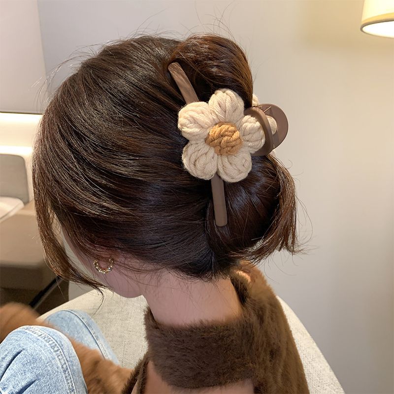 Grip de fleur de laine Élégante Barrettes femmes haut de gamme Clip sur le dos de la tête