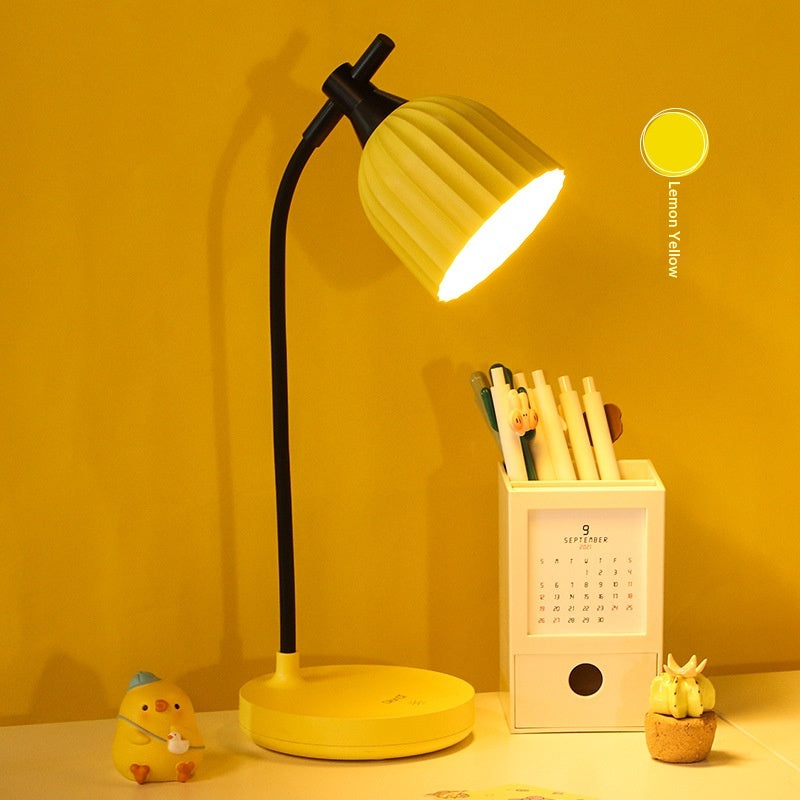 Fashionable et simple charge tactile LED lampe de bureau variable