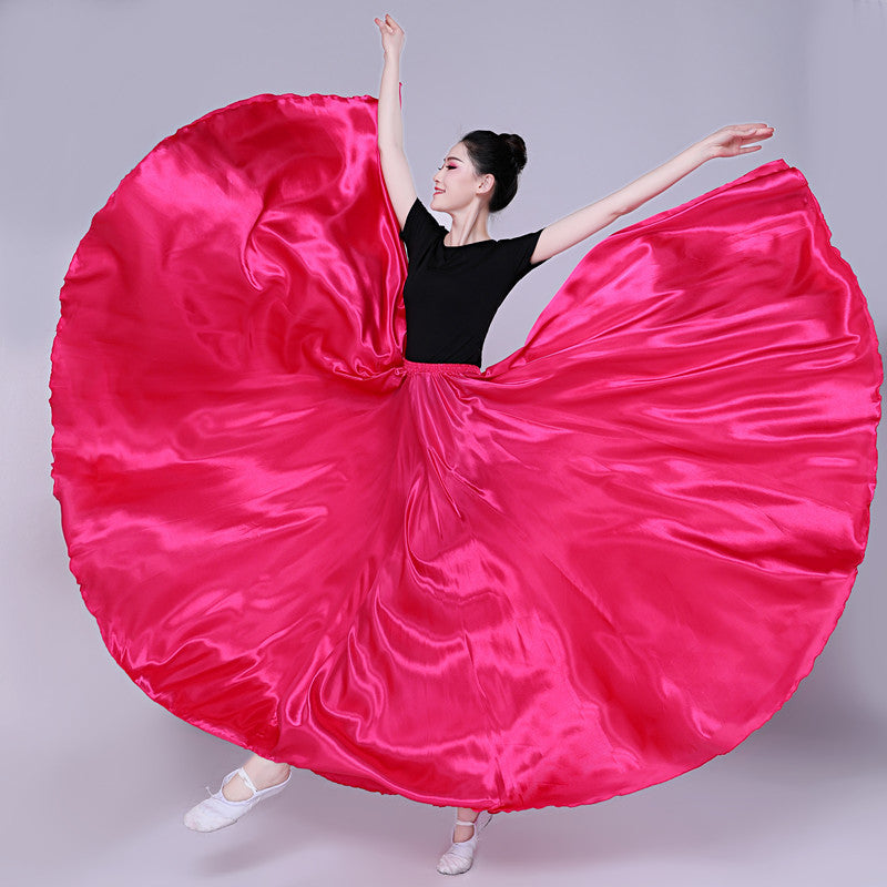 Jupe de performance de couleur solide simple avec grande balançoire