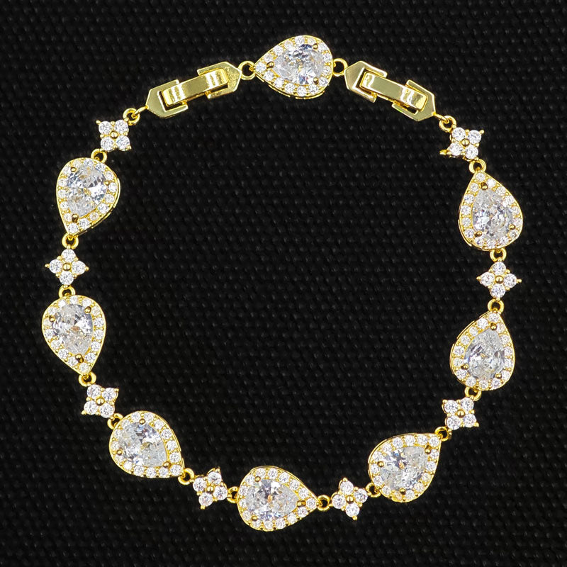 Luxury Teardrop Cubic Zirconia Bracelet Élégant en laiton Déclaration Bijoux Femmes Cock de mariage