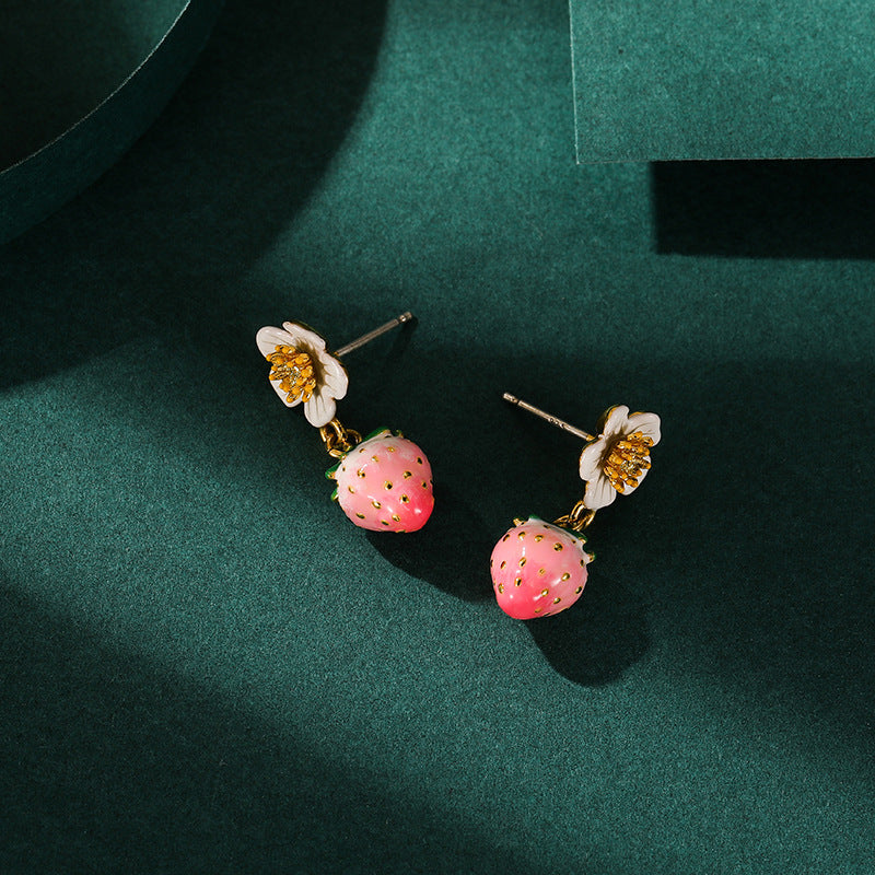Boucles d'oreilles en argent émail fraise pour femmes