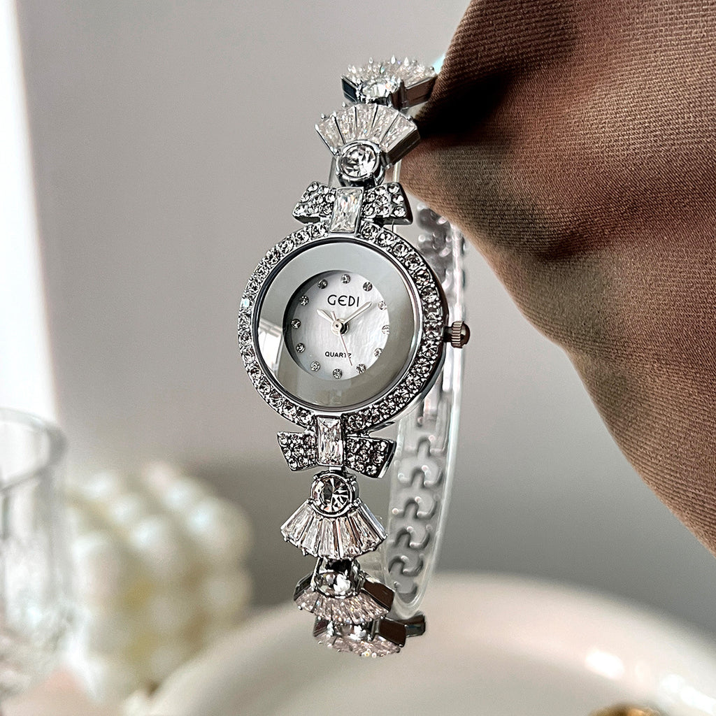 Montre en alliage élégant et minimaliste pour femmes