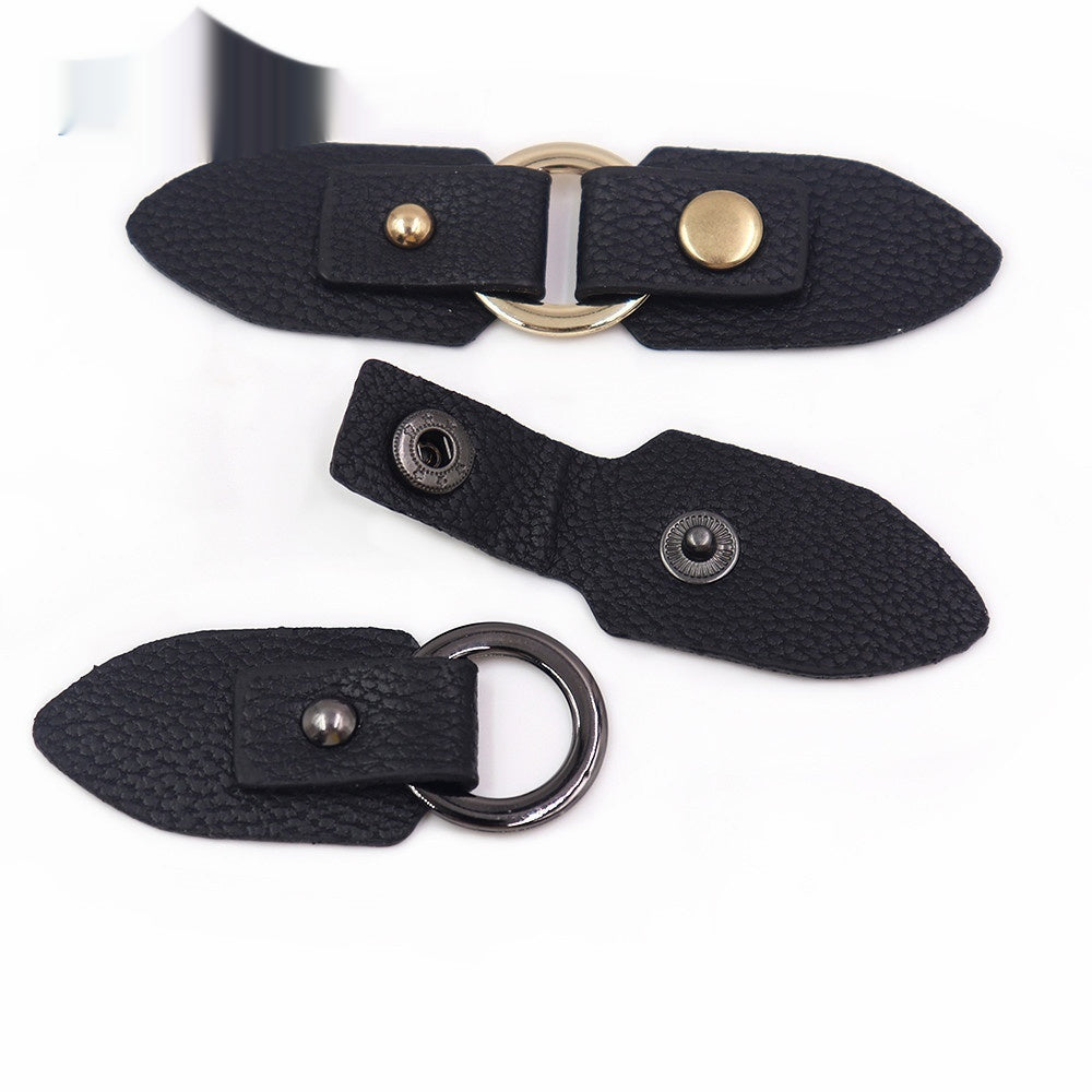 Boutons métalliques en cuir haut de gamme sur le manteau