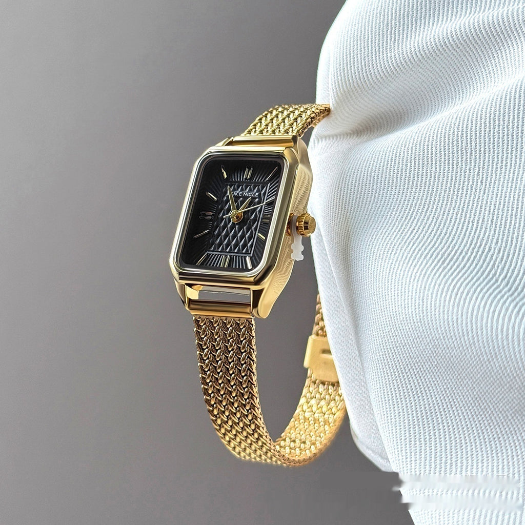 La montre haut de gamme polyvalente légère pour les femmes pour les étudiants en quête d'un D simple et compact