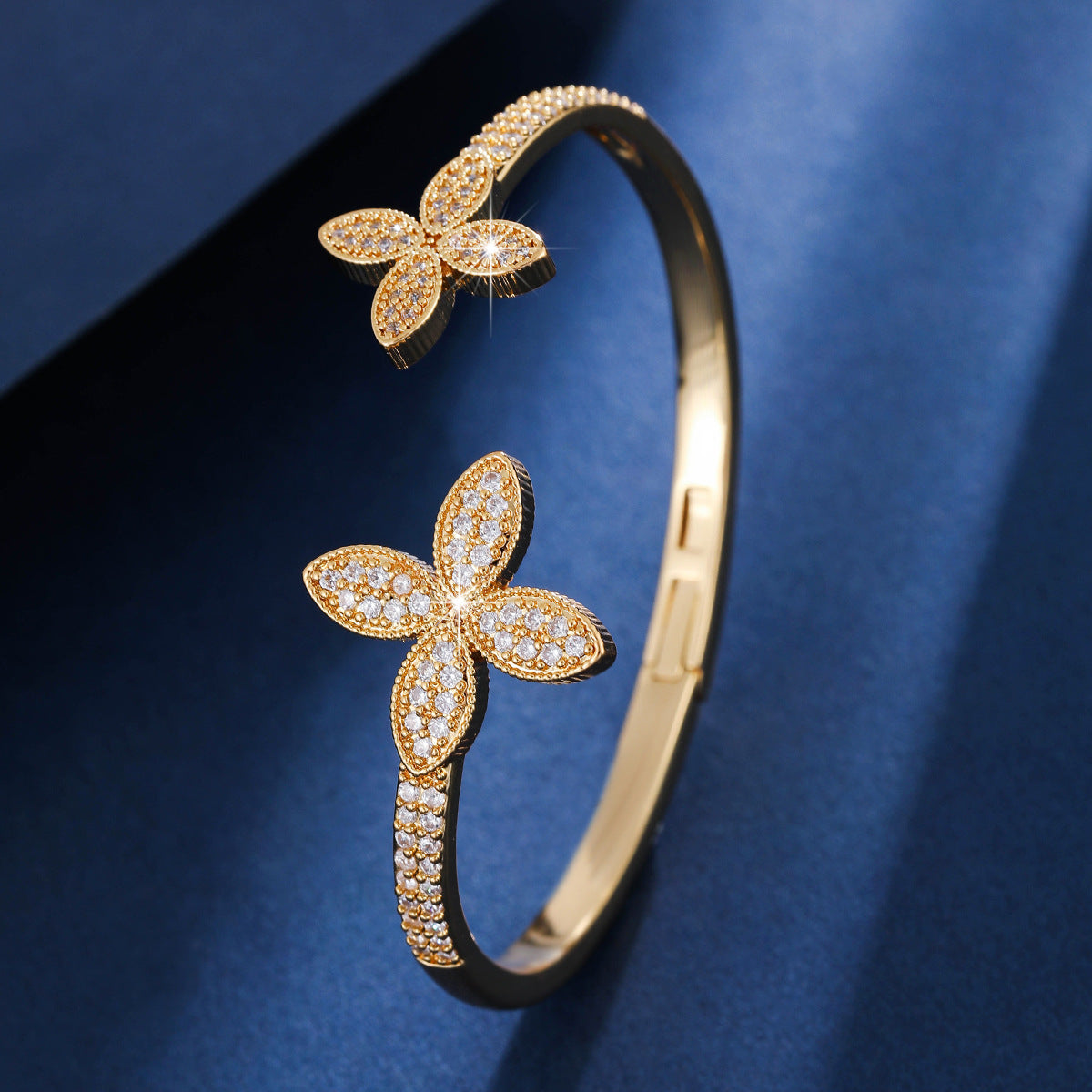 Luxury Asymétrique Double Fleur Zircon Inlaid Open Bangle