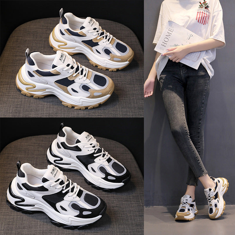 Trifle avec des sneakers casuals de retro couleur