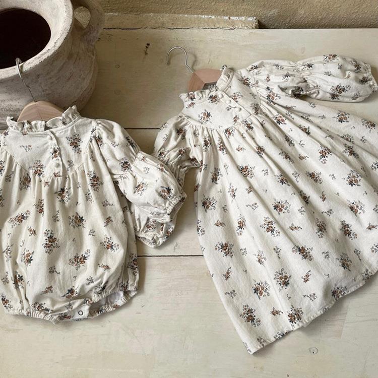 Robe d'impression florale rétro pour petites filles