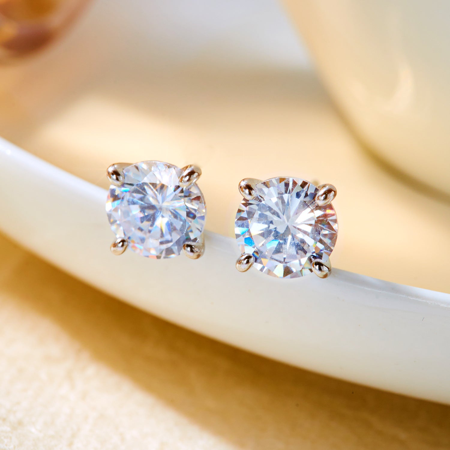 Boucles d'oreilles miniatures chics et délicates